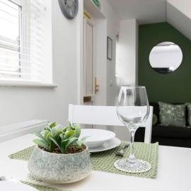 Stylish 1 Bedroom Home Near Town Centre With WiFi, viešbutis mieste Darlingtonas