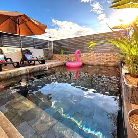 Albion Poolside Paradise