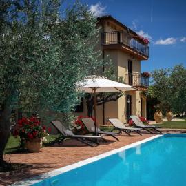 Pollitium Country House