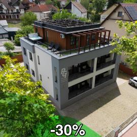 Park Central Tapolca - Apartments, hotel in Miskolctapolca