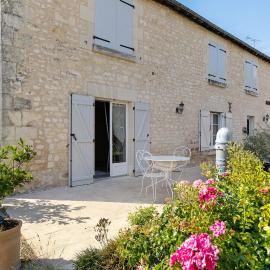 Lacelledort, hotel en La Celle-Saint-Avant