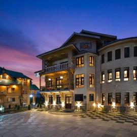 StayVista at Lakeside Panorama with Lawn & Wi-Fi