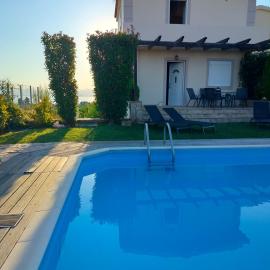 Serenity Horizon Villa, hotel sa Theologos