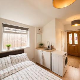 Chester Garden Studio with Private Parking