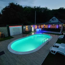 Vikend house Cvrcak, hotel v destinácii Slankamenački Vinogradi