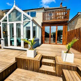 Spacious Four Bedroom in Southbourne - Close to Beach - Large Patio - Parking - Sleeps 6