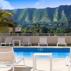 Aloha Hawaii, Waikiki Condo with Great Mountain Views & Free Parking!, hotell i Honolulu