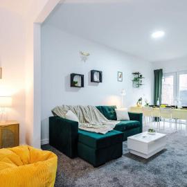 Stunning & Spacious Bungalow in Northwich Sleep 8, hotell sihtkohas Northwich