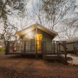 The Explorers Camp, hotel in Renos