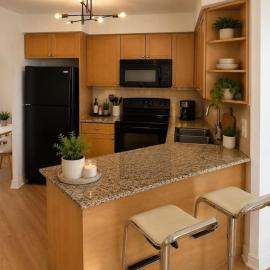 City Retreat 2BR 2BATH Sleeps 8 Free Parking