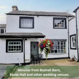 Bowland Breaks - Cobble View Cottage Cosy Retreat, Parking, Near Wedding Venues, Village Location with 3 great pubs