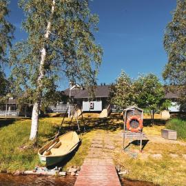 Talviranta - Lakefront Cottage - Ruka-Pyhä 2x SKIPASSES included - Free Skibus doorstep, hotel in Ruka