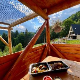 Cabana KayLuna, hotel v mestu Mătişeşti