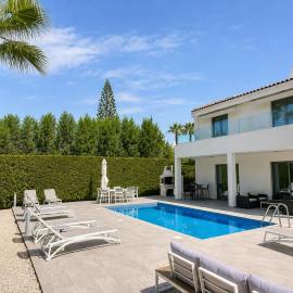 Luxury villa Roma near the beach