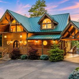 Hot Tub with Theater, Game Room and Sleeps 13