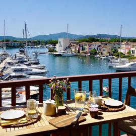 Studio im Herzen von Port Grimaud, zu Fuß zum Strand und ein superschöner Ausblick