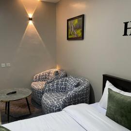 The Cozy Corner Studio, hotel v destinácii Ruaka