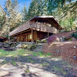 Kalama River View! Family-Friendly Nature Escape, готель у місті Kalama