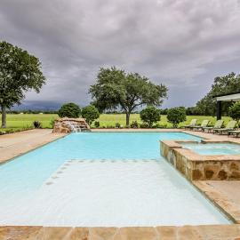 Private Luxury Pool House Retreat, hotel a Lake Charles