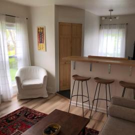 Charming & Quaint 1 bed in Historic Uptown!