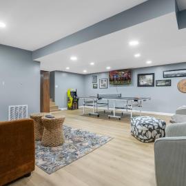 The Luxe/Secluded/Hot Tub/2 King Beds/Game Room, hotel en Versailles