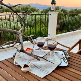 Horizon House, with Olive Grove and a small Vineyard, hotell i Amarynthos