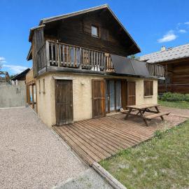 Vars grand appt 3 ch Terrasse 100m des pistes, hotel in Vars