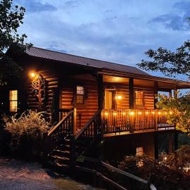 Rustic Cabin, Fire Pit with HotTub, Mountain Views, Peaceful Location