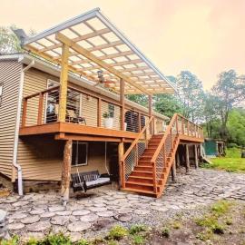 Lumberjack Luxury Lair Steam Shower Hot Tub, hotell i West Danby