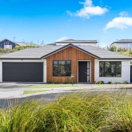 Entire Home in Milldale, Auckland, hôtel à Silverdale