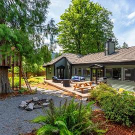 Mt Hood Home Game Room Sleeps 9 Dog-Friendly
