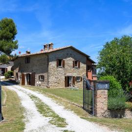 2 Bedroom Nice Apartment In Sant'angelo In Vado