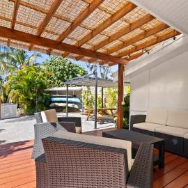 2BR Moorea Retreat with Private Canal & BBQ