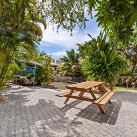 Moorea Mahana house with Private Canal to Lagoon