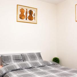 Quiet Double Room with TV, Workspace & Fast Wi-Fi, hotel u gradu Volverhempton