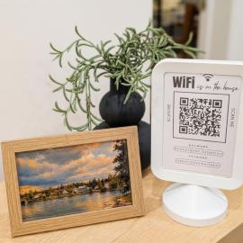 Bobcaygeon Bungalow, Near Lake, Sleeps 8, hotel v destinaci Kawartha Lakes