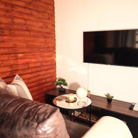 Elite Garden Cabin, Cozy Hideaway in Welkom with Fast WiFi, Free Parking, hotel in Welkom