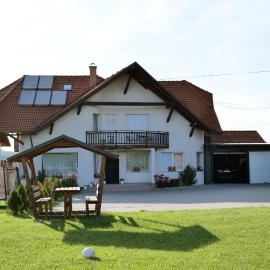 Kincses Panzió, hotel en Praid
