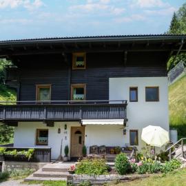 Chalet in Tirol by Zillertal Ski Slopes, Hotel in Mayrhofen