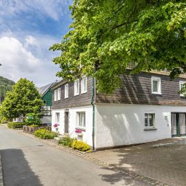 Ferienhof Pohl-Optimal für Familien, Hotel in Lennestadt