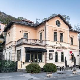 Mr Görgey Art Hotel โรงแรมในวิเชกราด