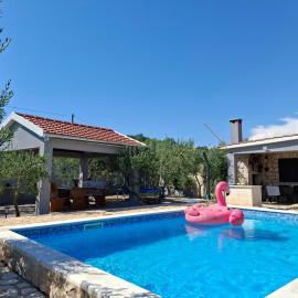 Villa Frane, Hotel in Kneževići