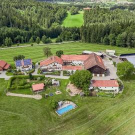 Dienberger Ferienhaus, хотел в Untergriesbach