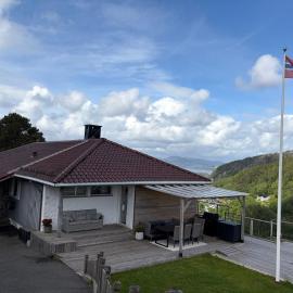 Large, spacious single-family home with good views, hotel sa Bergen