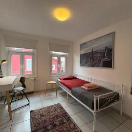Urbanes Zimmer in Gäste-Wohnung
