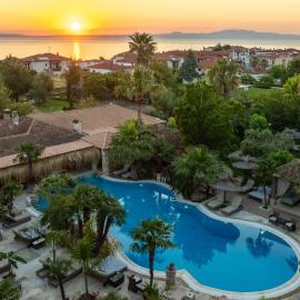 Achtis Hotel, hotel Áfitoszban
