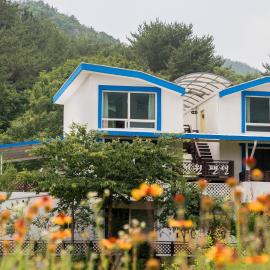 Samcheok Garden Pension, hotell i Samcheok