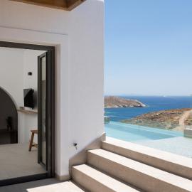 Ios Panoramic Sea view stylish suite with pool, hotel a Tzamaria