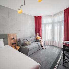 ibis Styles Lens Centre Gare, хотел в Ленс