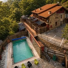Apartamentos Rurales & Spa La Bárcena, מלון בEnterria